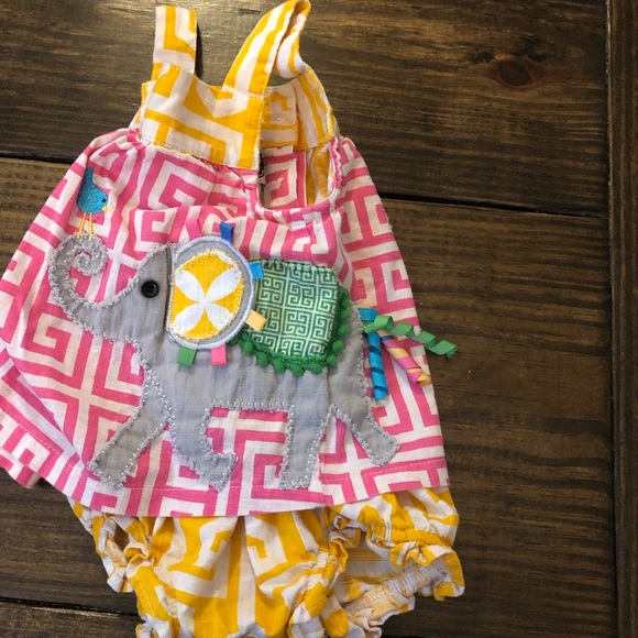 Mud Pie outfit with elephant 6-9 months - Picture 2 of 5